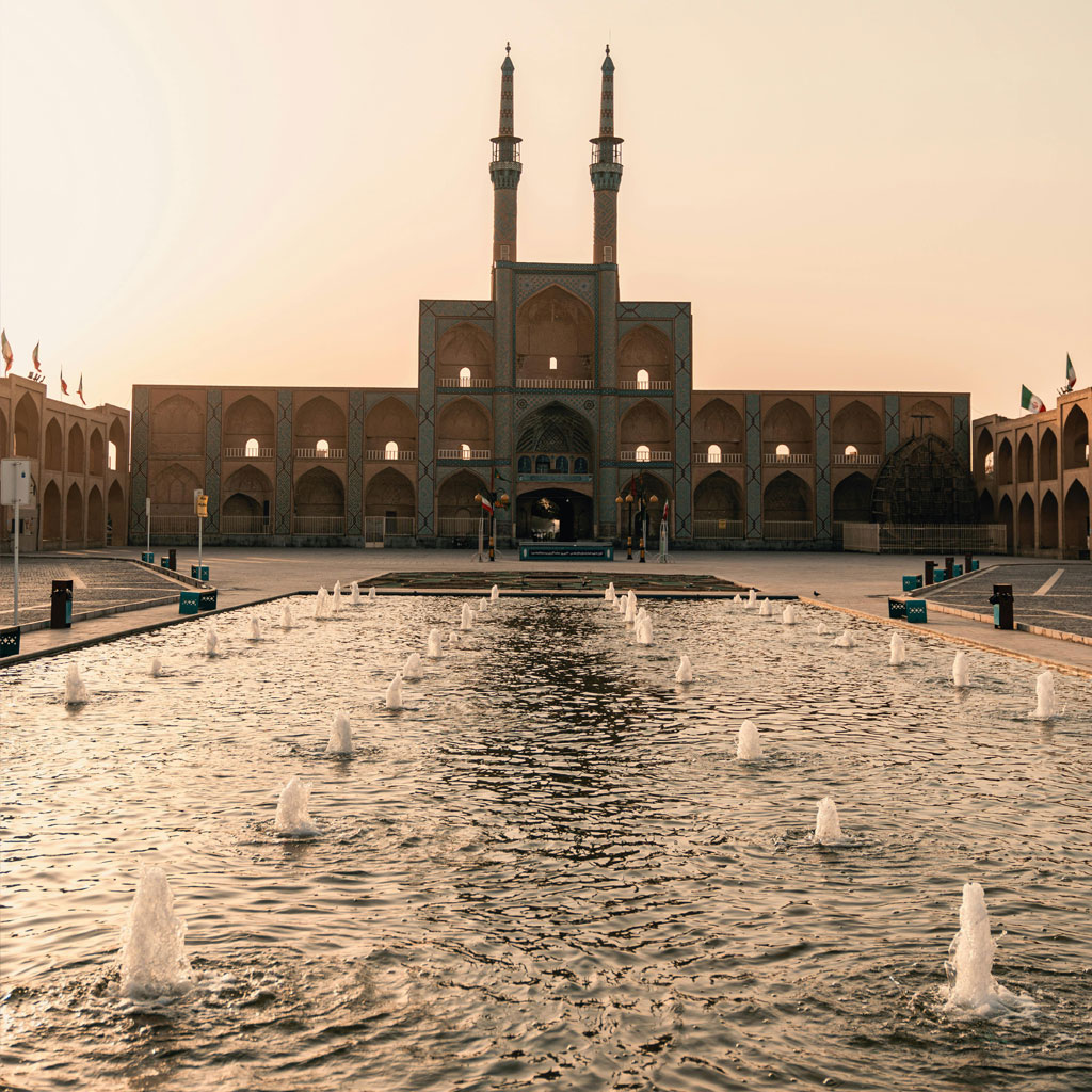 یزد شهر بادگیرها و کویر